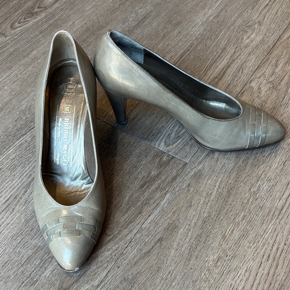 Bruno Magli Grey Italian Leather Heel Pump with woven Toe Accent
